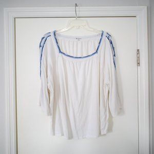 White 3/4 sleeve blouse with blue embroidery